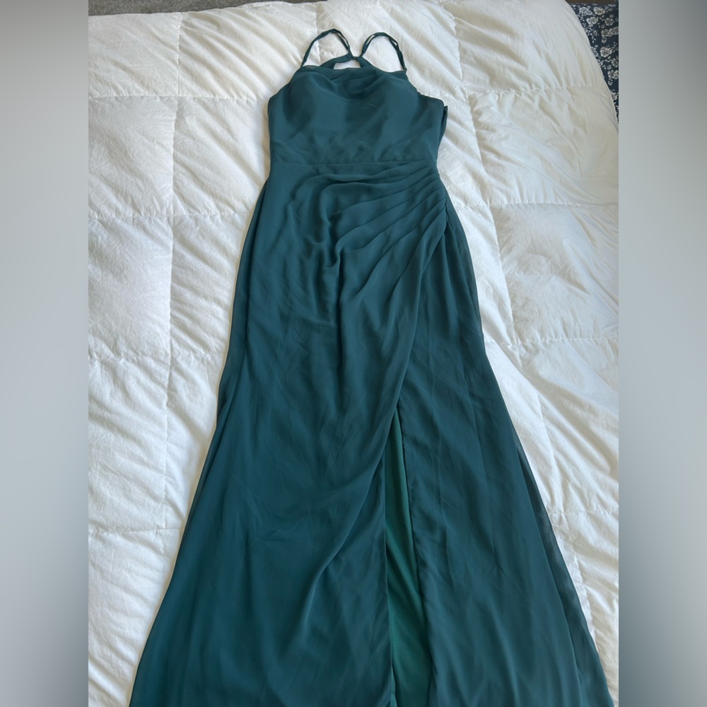 Elegant Green Halter/Spaghetti Strap Dress with Sleek Silhouette (Bridesmaid)